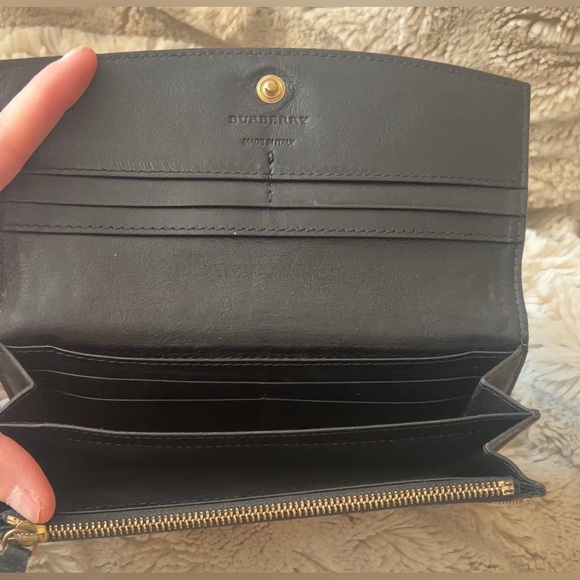 Burberry | Women’s Sleek Design Long Wallet Leather & Canvas Snap Closure - Picture 7 of 11